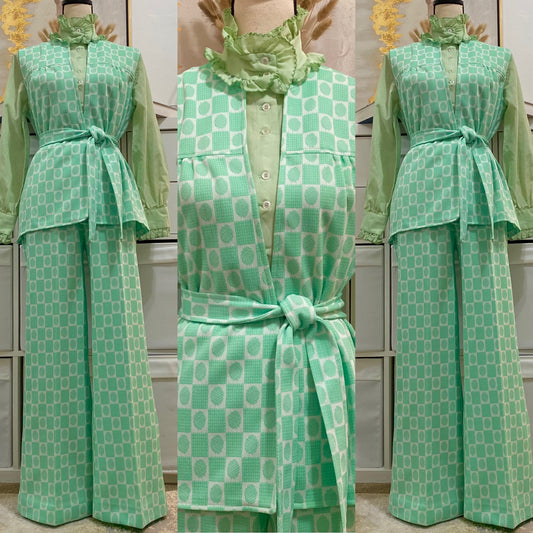 70’s 3-piece Pantsuit - Sleeveless Vest, Belt & Wide Leg Pants (M-L)