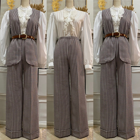 60's-70's Abstract Dot Brown 2pc Vest Pantsuit (S-M)
